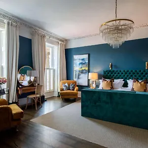 https://hotel-on-the-park.tophotelsbath.com