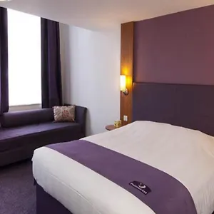 https://premier-inn-wirral.hotelsin-chester.com