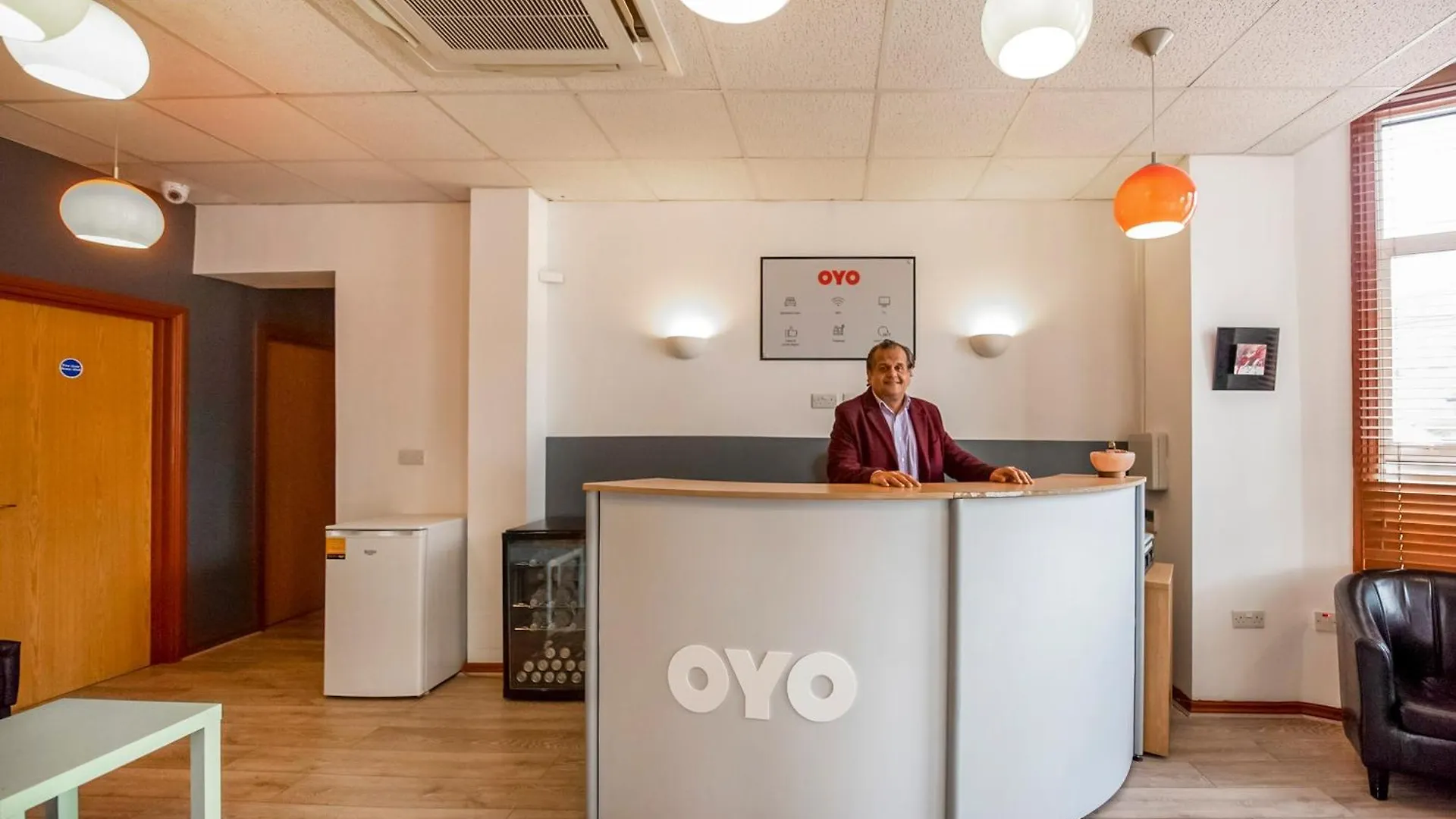 Arinza Hotel, London Илфорд Отель