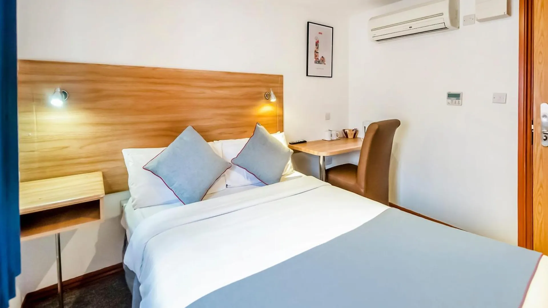 Arinza Hotel, London Илфорд Отель