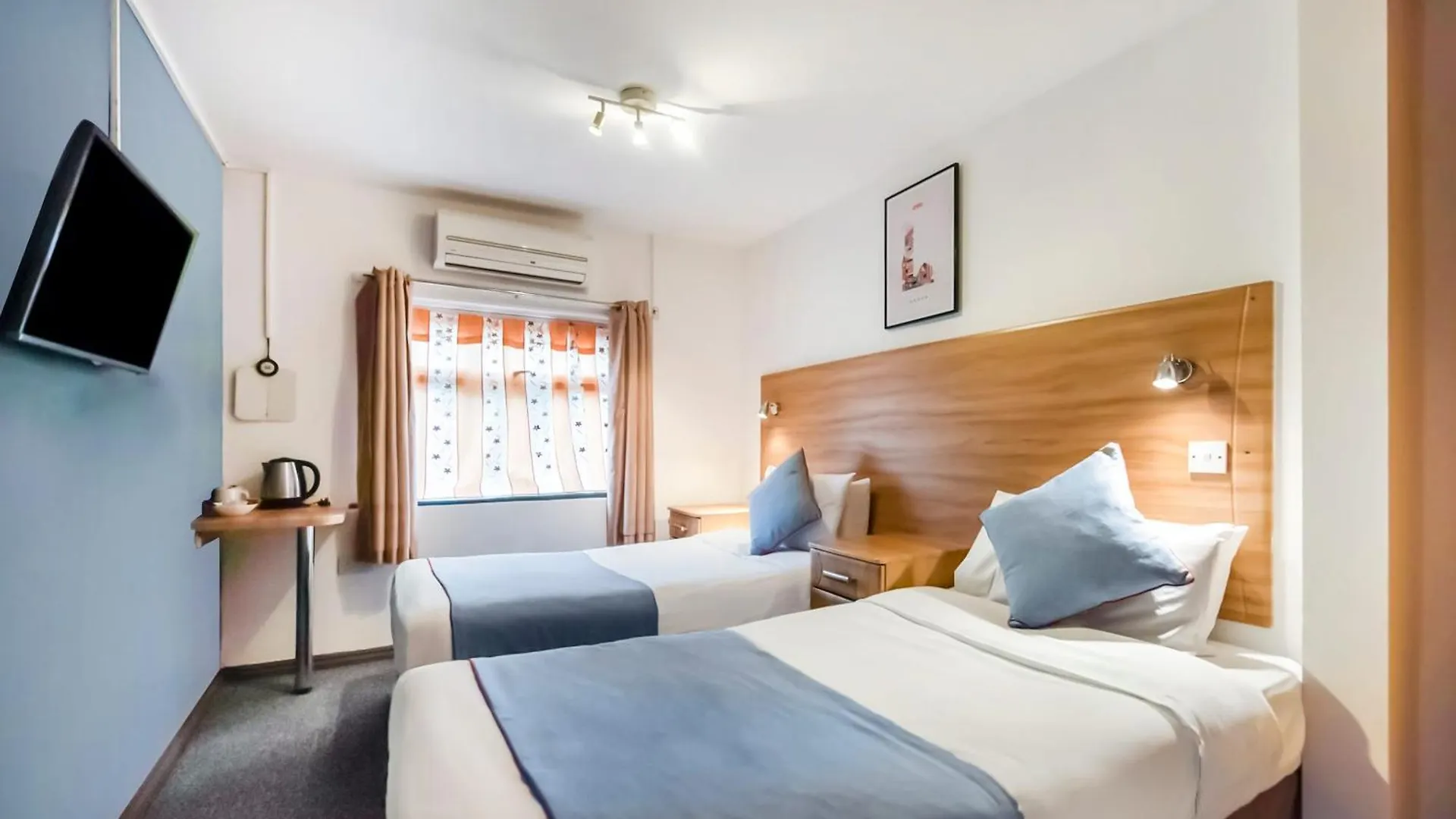 Arinza Hotel, London Илфорд Великобритания