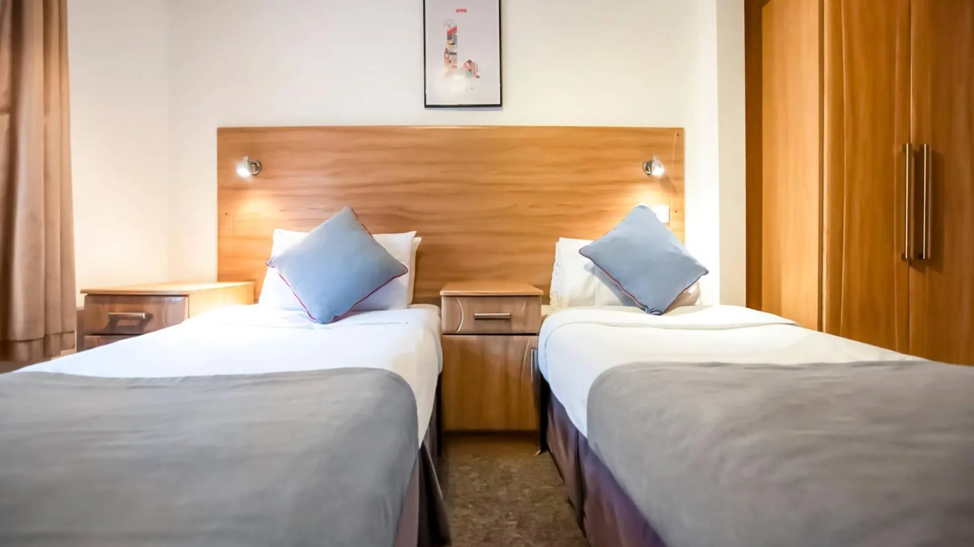 Arinza Hotel, London Илфорд Отель